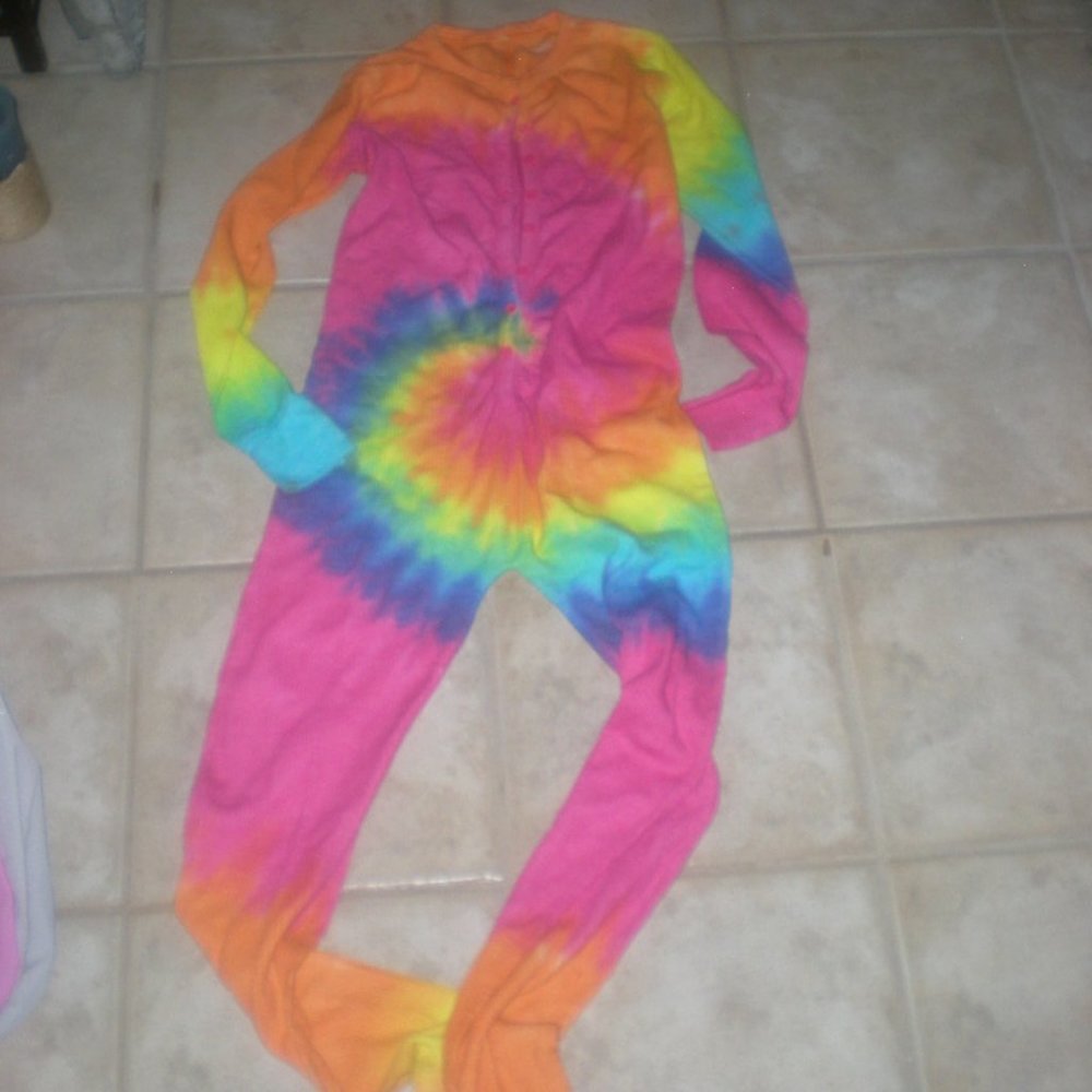 FOLLOWMEN    Brand   Onesie   Pajama NWOT  Size   XS  Tie Dyed